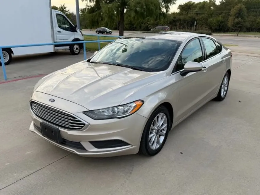 2017 Ford Fusion SE photo 1