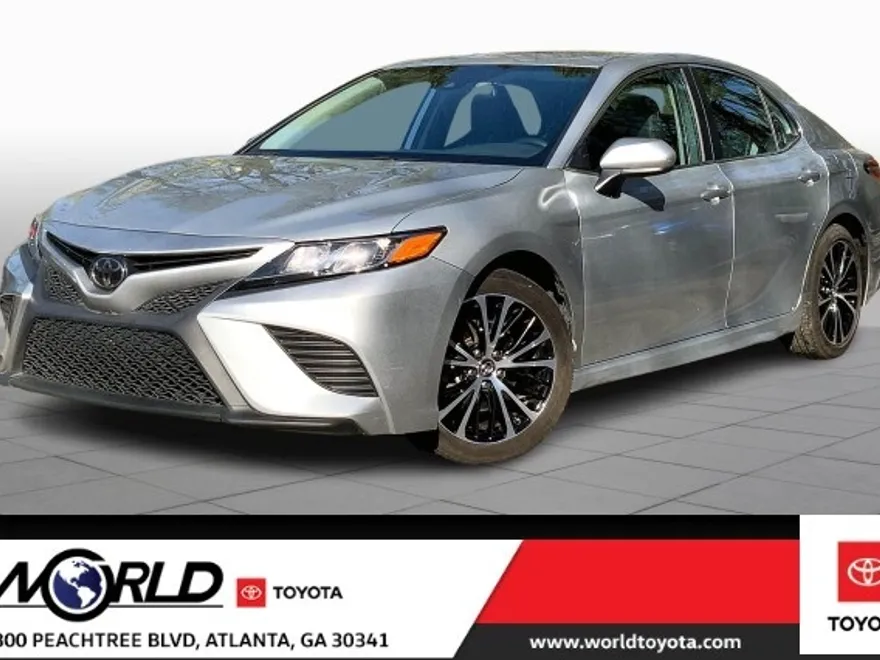 2020 Toyota Camry SE photo 1