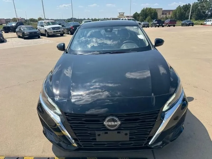 2023 Nissan Altima 2.5 SV photo 1