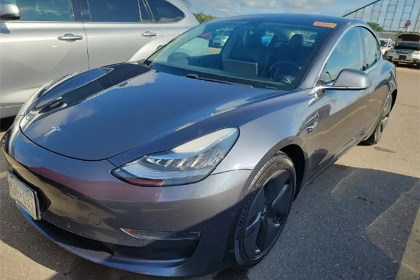 2018 Tesla Model 3 Long Range photo 1