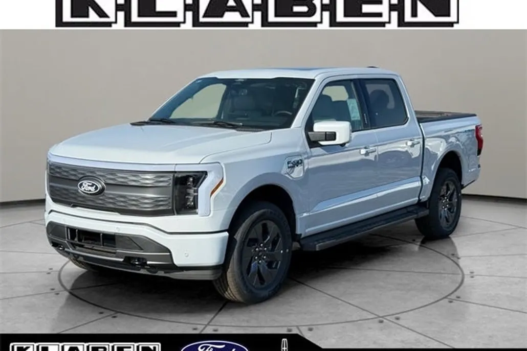 2025 Ford F-150 Lightning Lariat photo 1