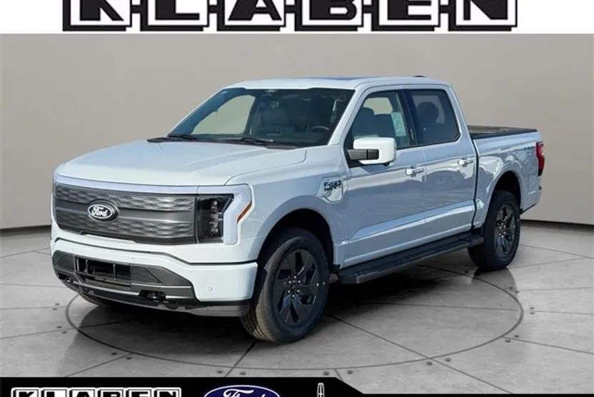 2025 Ford F-150 Lightning Lariat photo 1