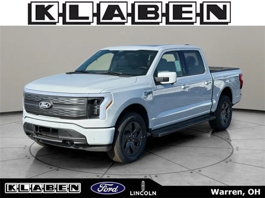 2025 Ford F-150 Lightning Lariat photo 1