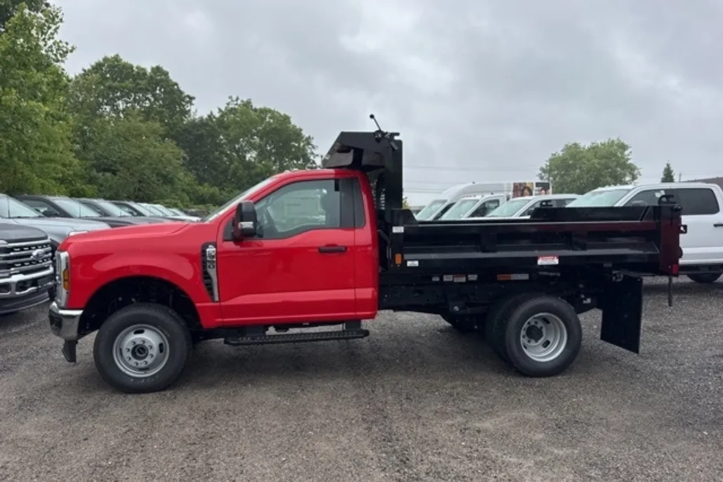 2024 Ford F-350 XL photo 1