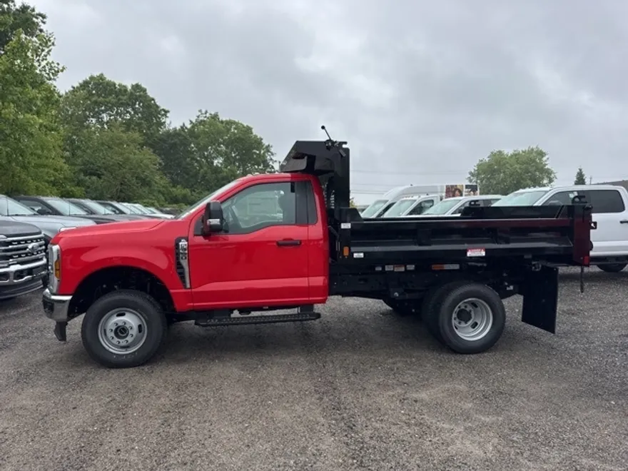 2024 Ford F-350 XL photo 1