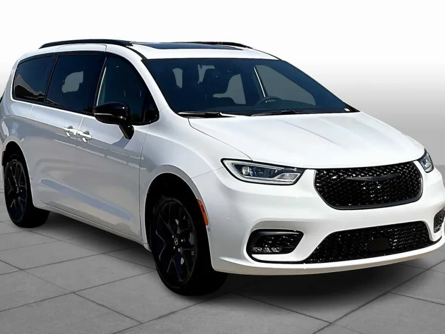 2026 Chrysler Pacifica Limited photo 1