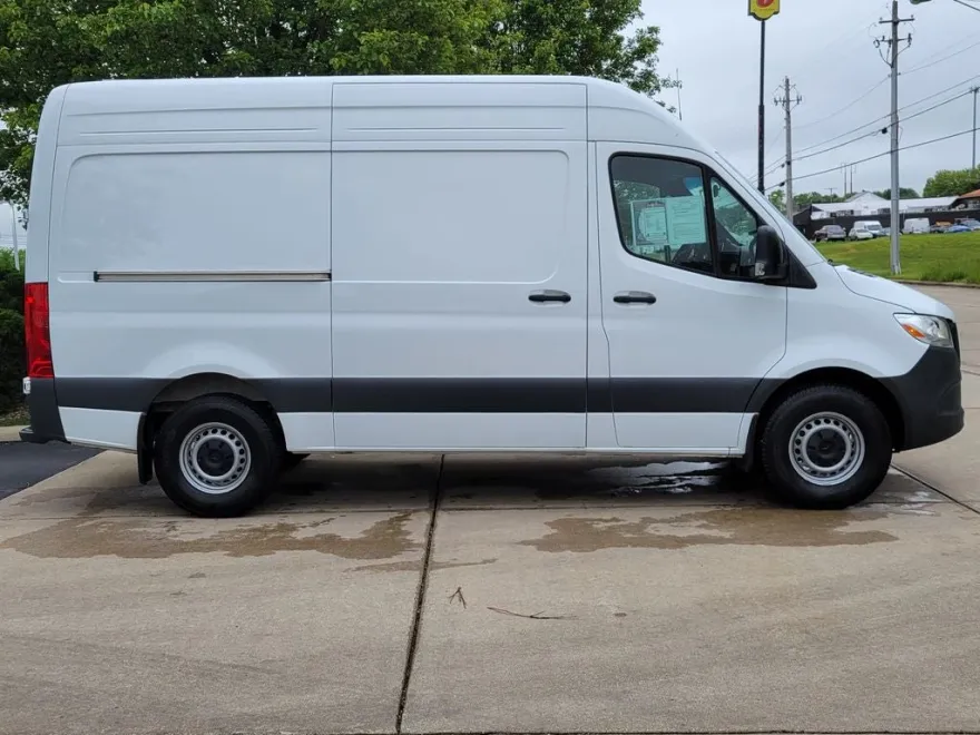 2025 Mercedes Benz Sprinter 2500 144 WB photo 1