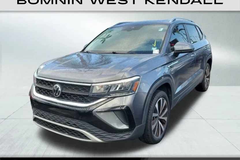 2022 Volkswagen Taos SE photo 1