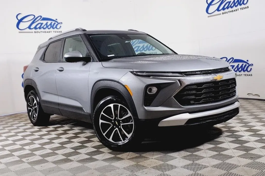 2025 Chevrolet Trailblazer LT photo 1