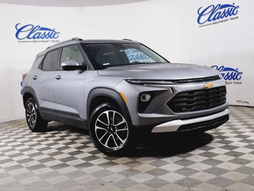 2025 Chevrolet Trailblazer LT photo 1