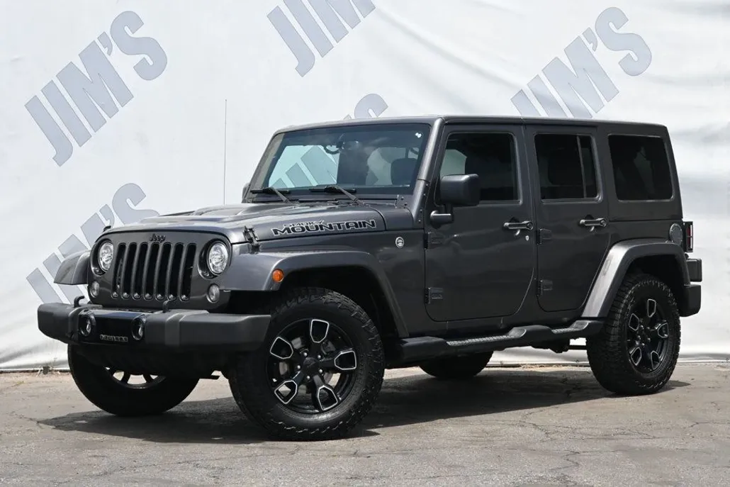2017 Jeep Wrangler Unlimited Smoky Mountain photo 1