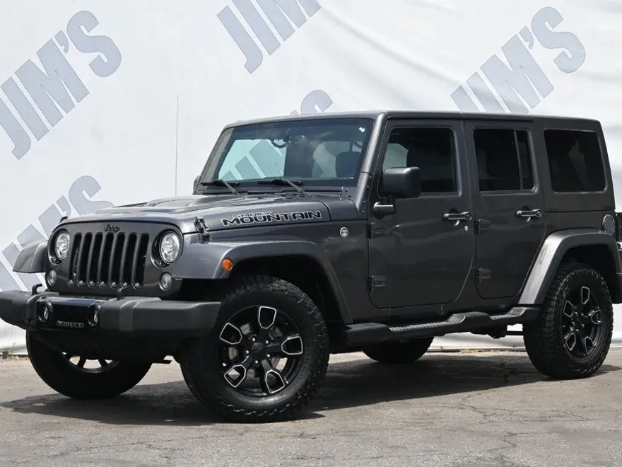 2017 Jeep Wrangler Unlimited Smoky Mountain photo 1