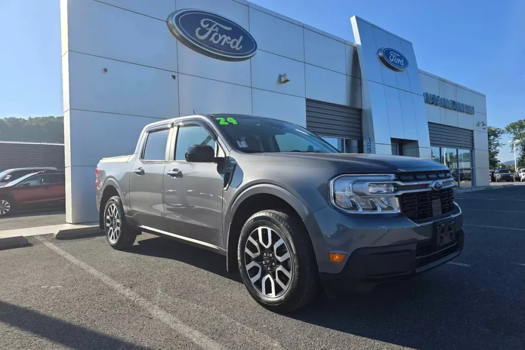 2024 Ford Maverick Lariat photo 1