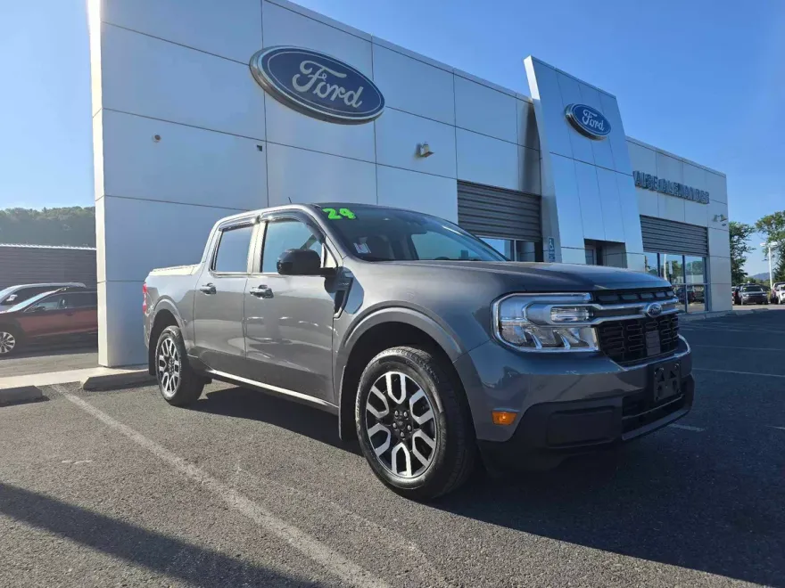 2024 Ford Maverick Lariat photo 1