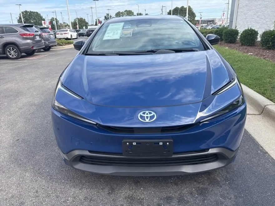 2024 Toyota Prius LE photo 1