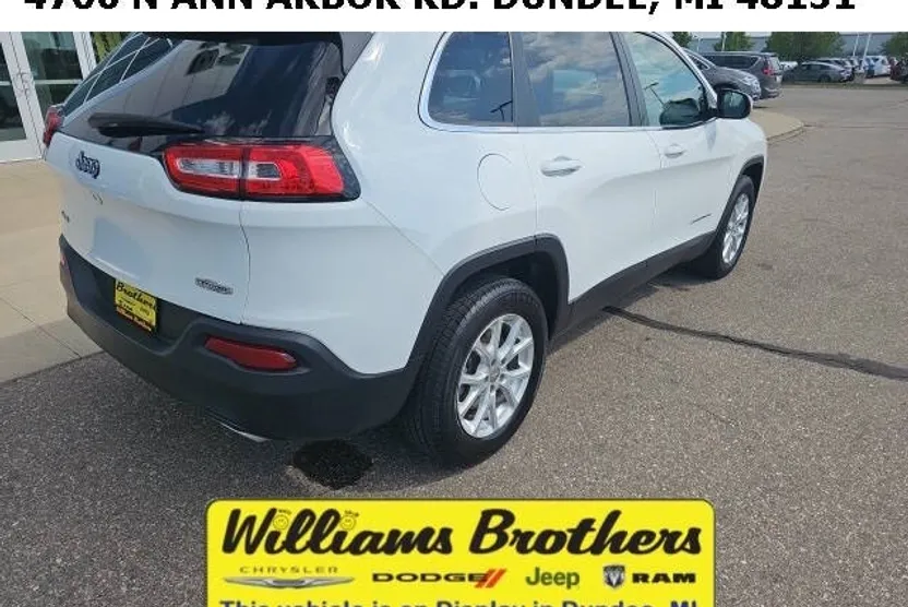 2017 Jeep Cherokee Latitude photo 1