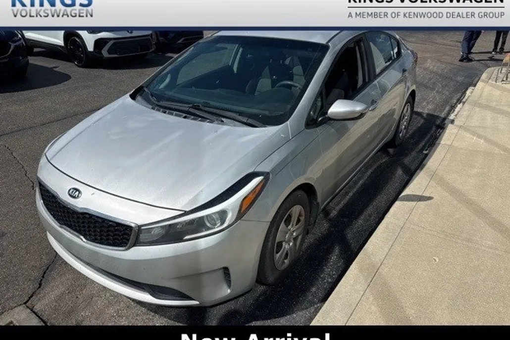 2017 Kia Forte LX photo 1