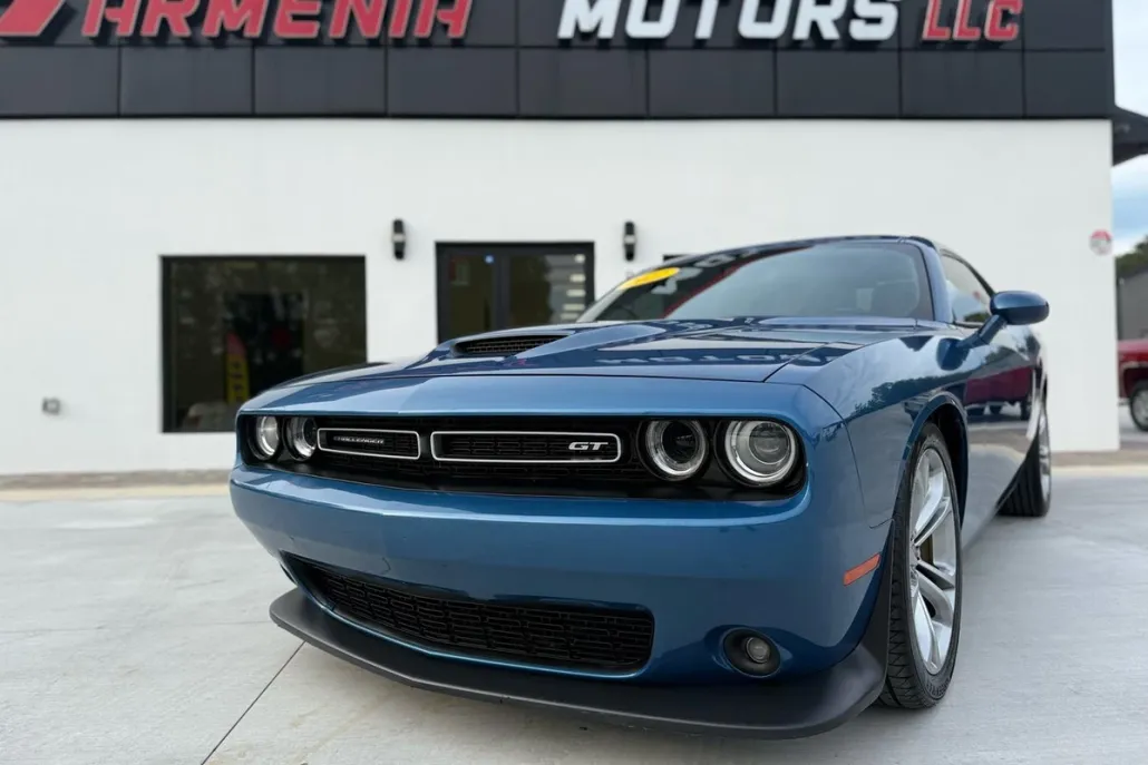 2022 Dodge Challenger GT photo 1