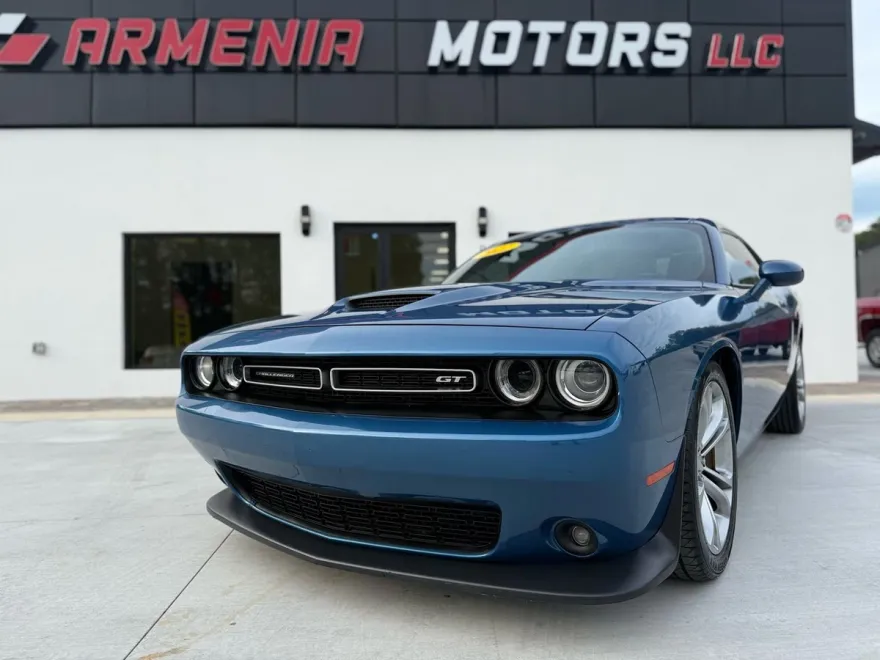 2022 Dodge Challenger GT photo 1