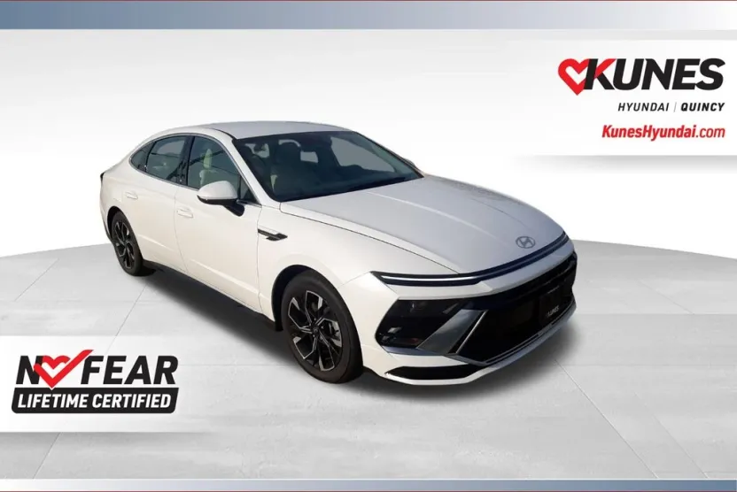 2025 Hyundai Sonata SEL photo 1