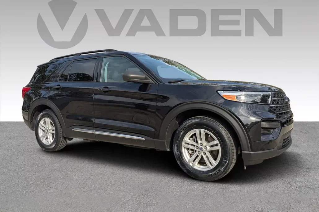 2022 Ford Explorer XLT photo 1