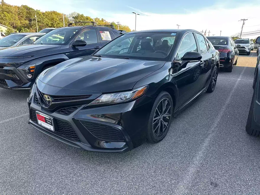 2024 Toyota Camry SE photo 1