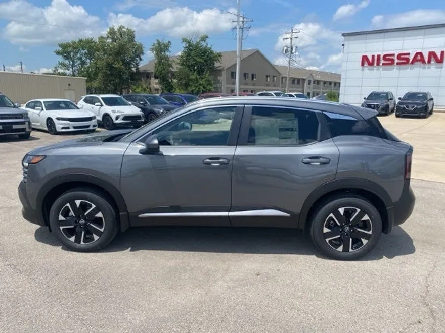 2025 Nissan Kicks SV photo 1