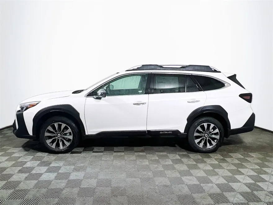 2025 Subaru Outback Touring XT photo 1