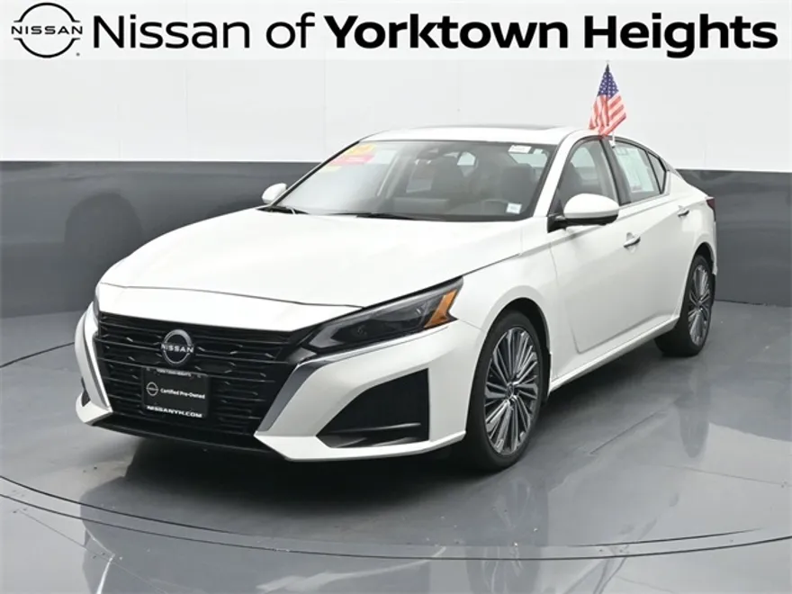 2024 Nissan Altima 2.5 SL photo 1