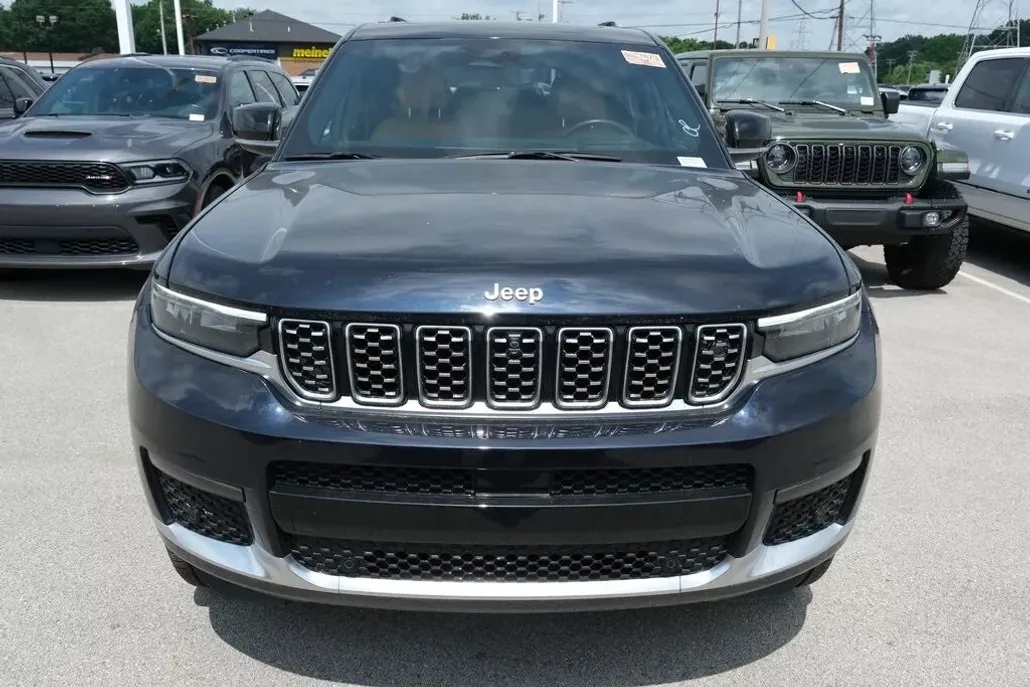2024 Jeep Grand Cherokee L Summit photo 1