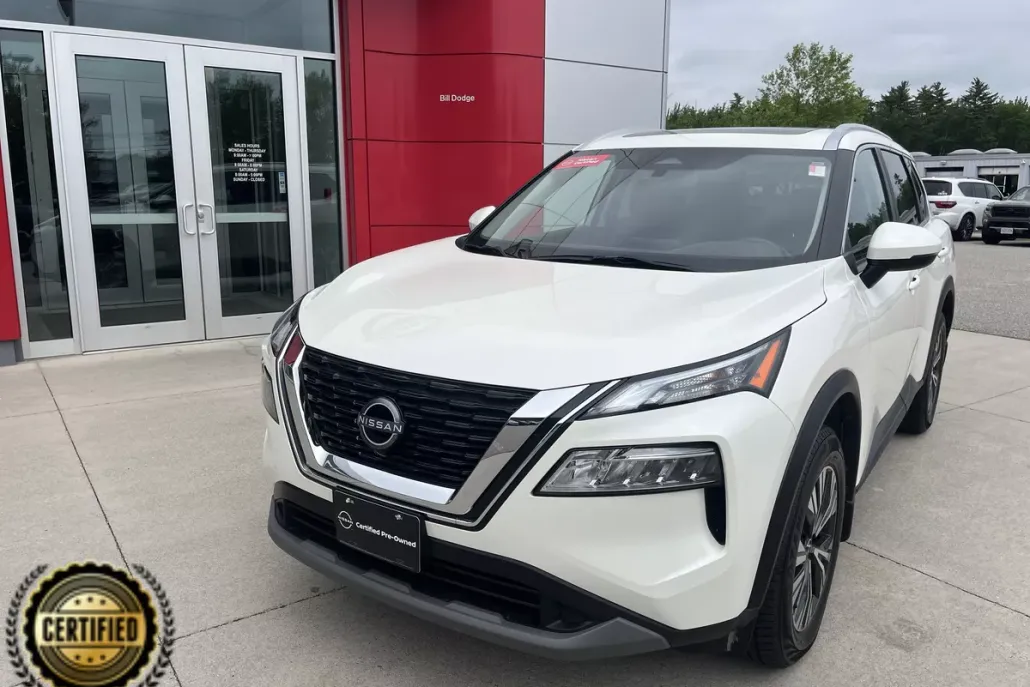 2022 Nissan Rogue SV photo 1