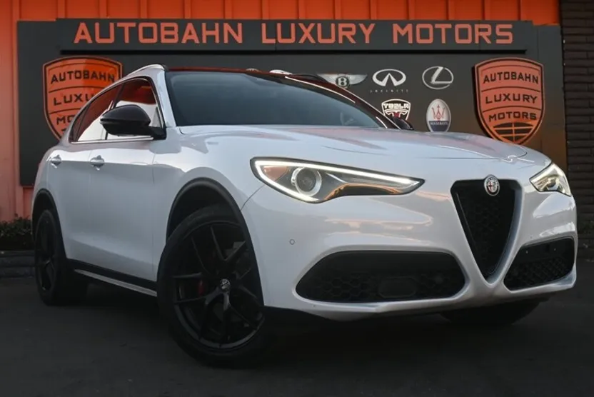 2019 Alfa Romeo Stelvio Ti photo 1