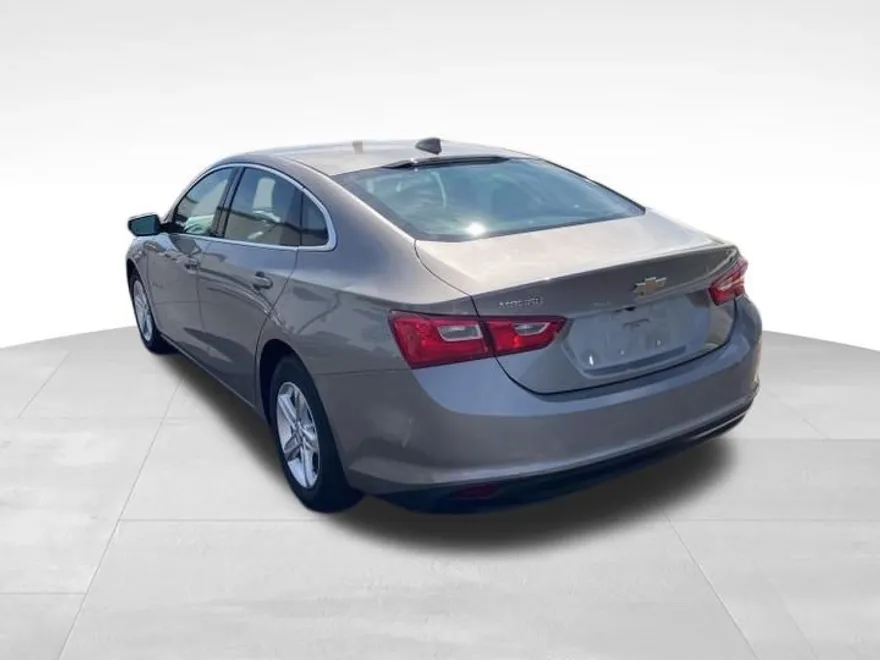2023 Chevrolet Malibu 1LT photo 1