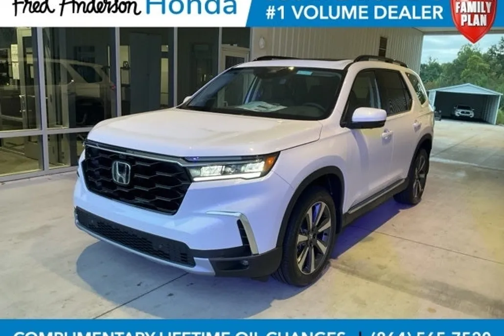 2025 Honda Pilot Elite photo 1