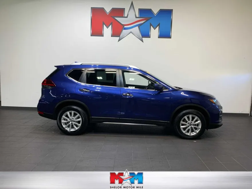 2020 Nissan Rogue SV photo 1