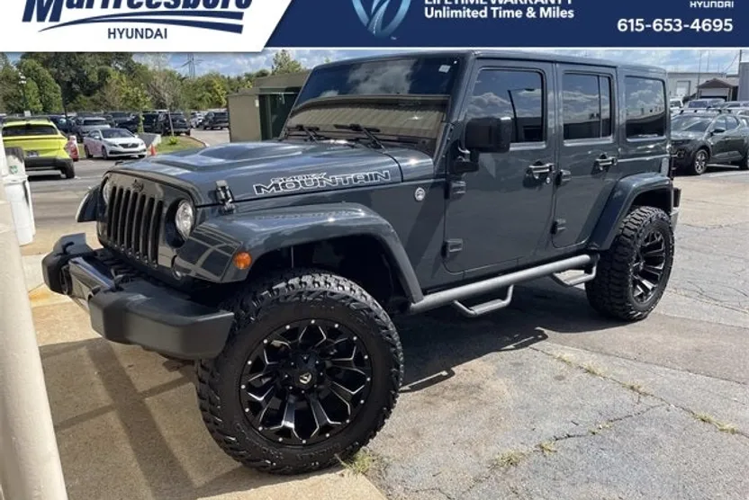 2017 Jeep Wrangler Unlimited Sahara photo 1