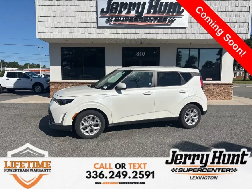 2023 Kia Soul LX photo 1