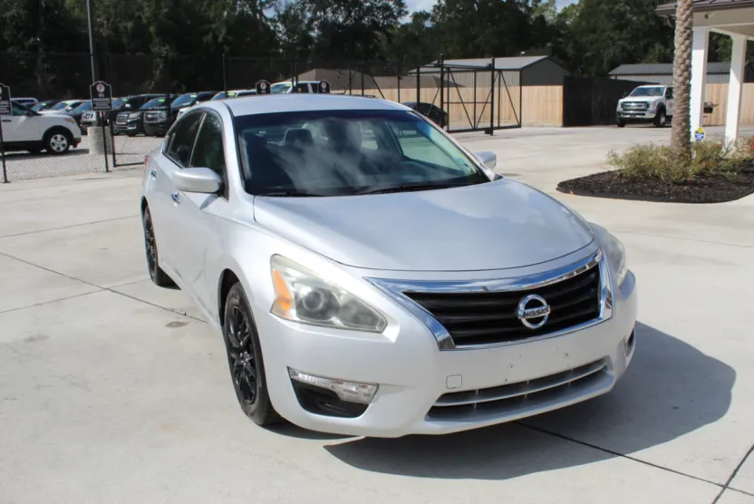 2013 Nissan Altima 2.5 SL photo 1