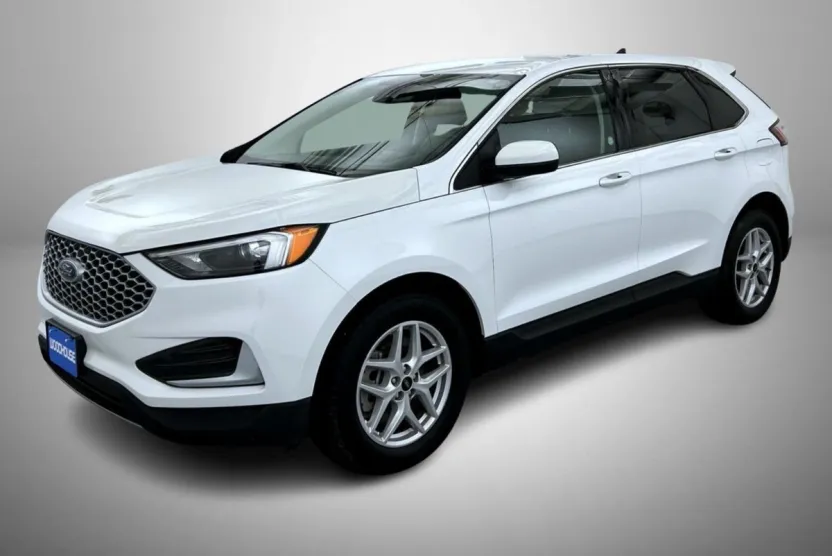 2024 Ford Edge SEL photo 1