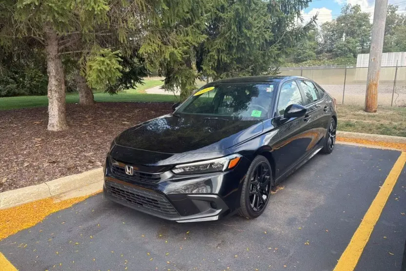 2023 Honda Civic Sport photo 1