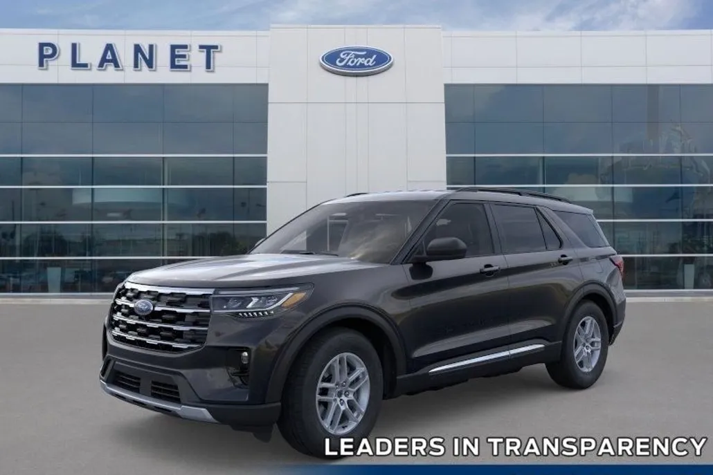 2025 Ford Explorer photo 1
