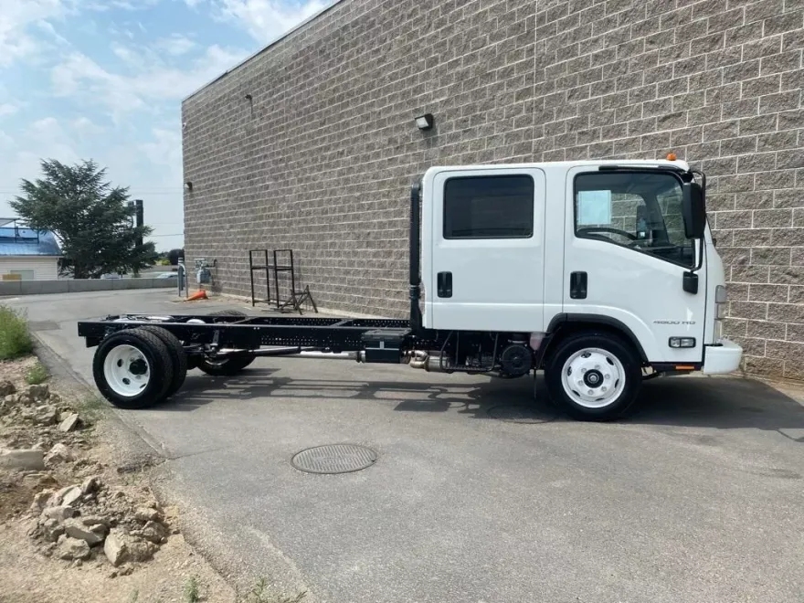 2025 Chevrolet Silverado 4500HD Base photo 1