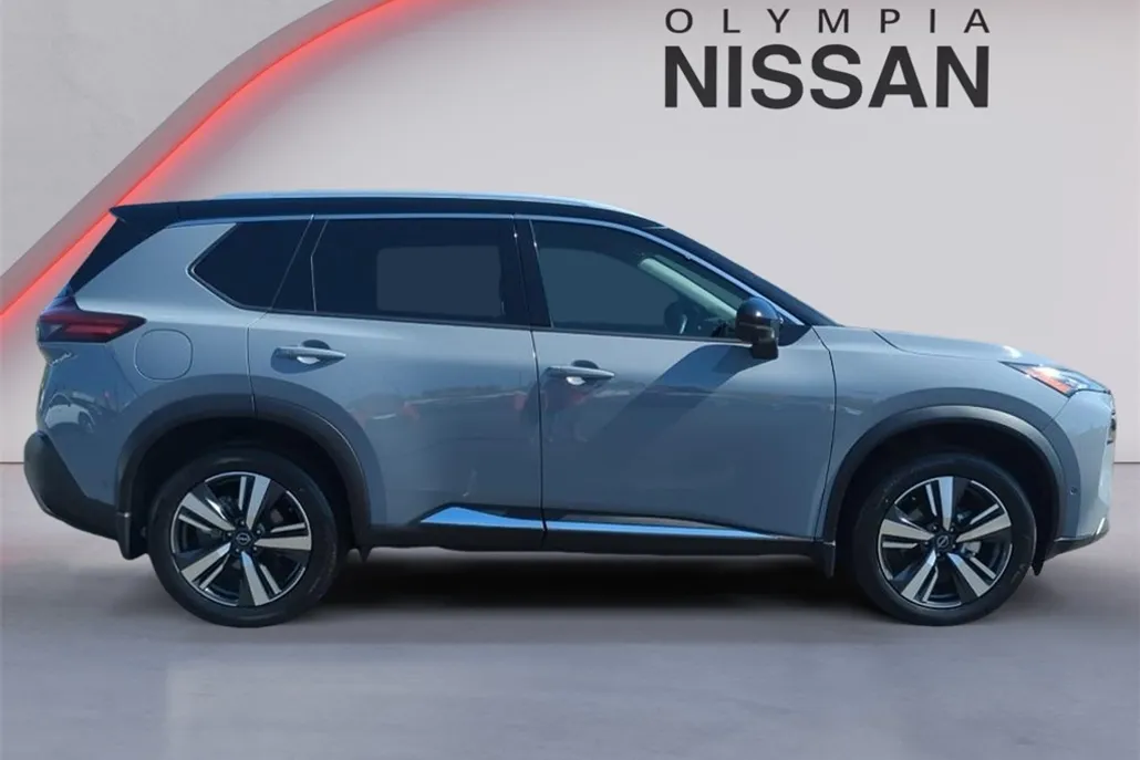 2022 Nissan Rogue SL photo 1