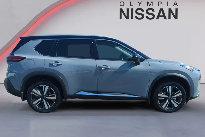 2022 Nissan Rogue SL photo 1