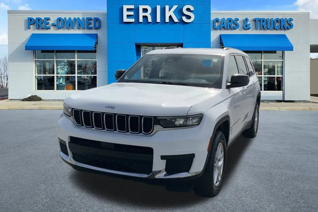 2023 Jeep Grand Cherokee Laredo Altitude photo 1
