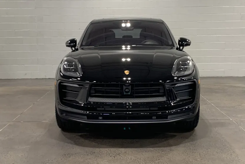 2026 Porsche Macan T photo 1