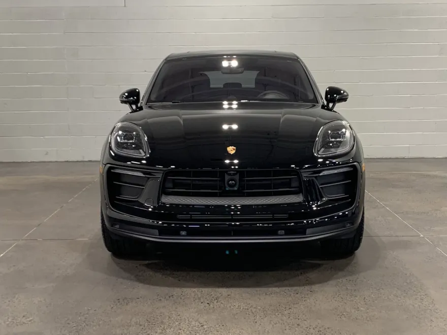 2026 Porsche Macan T photo 1