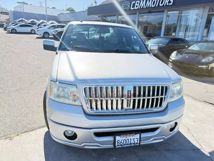 2008 Lincoln Mark LT photo 1