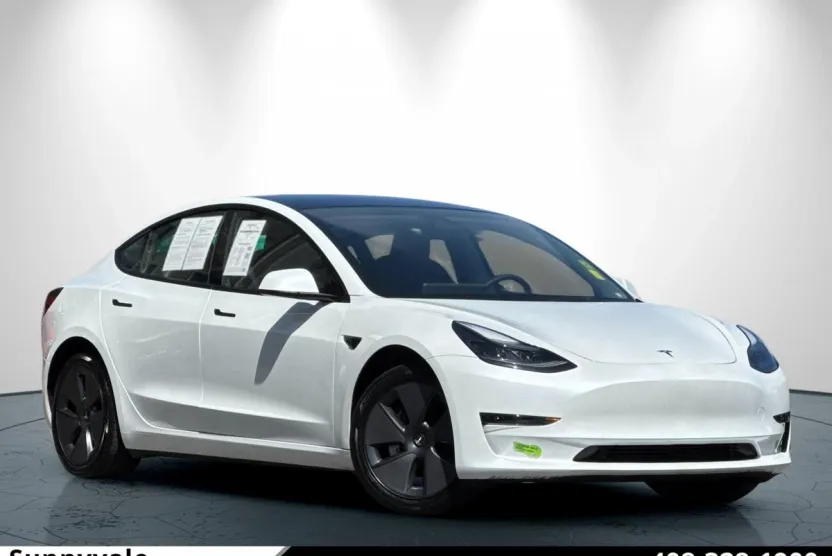 2023 Tesla Model 3 photo 1