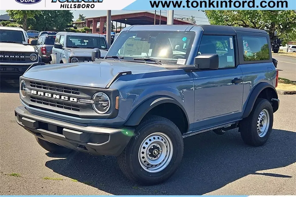 2025 Ford Bronco Base photo 1